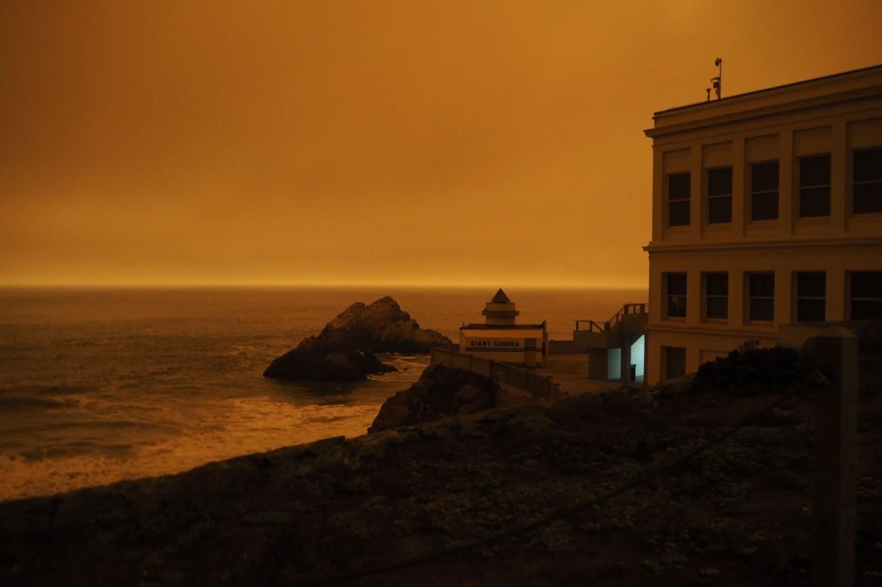 San Francisco Bay Area Dystopian Skies Look Like You’re on Mars!