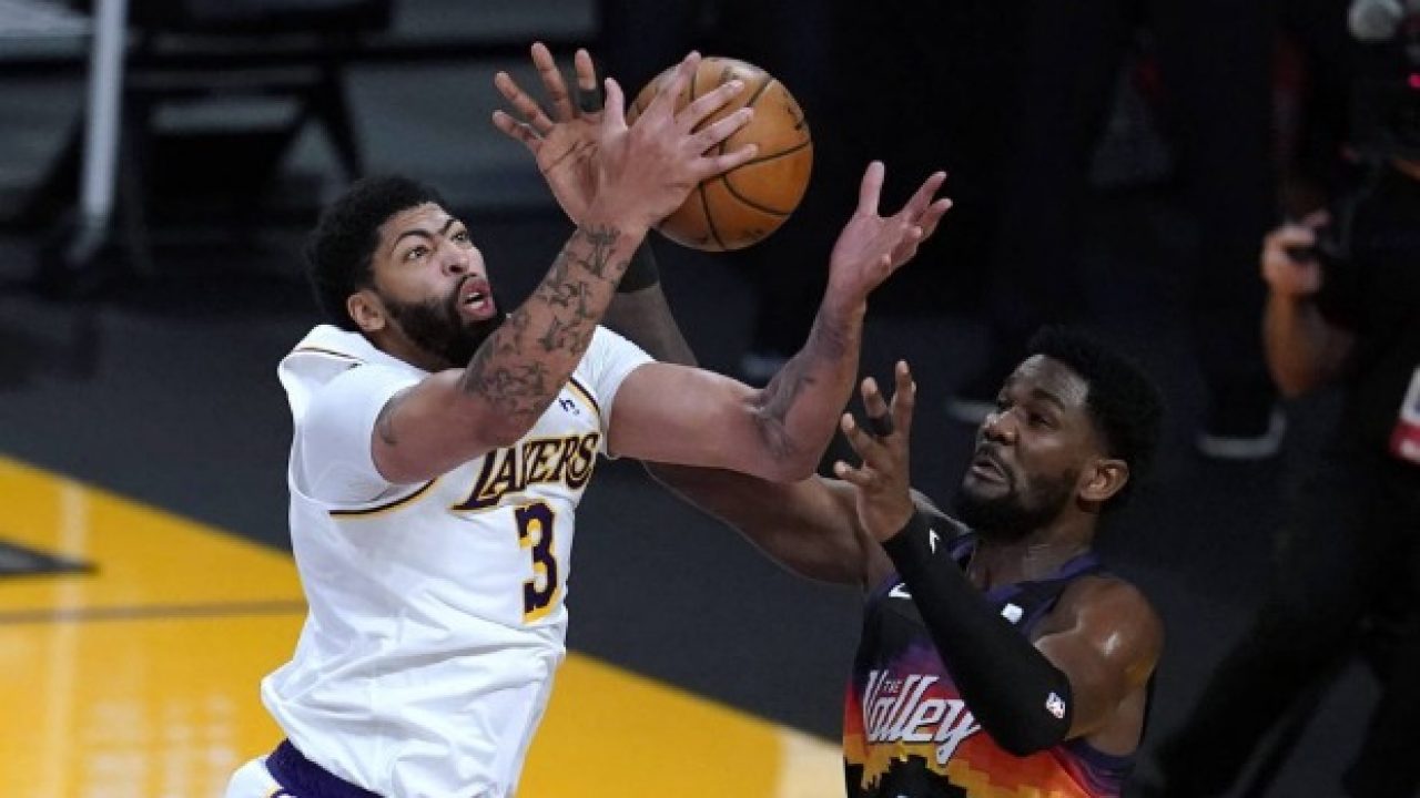 5 Things: Lakers turn it around by beating the Suns