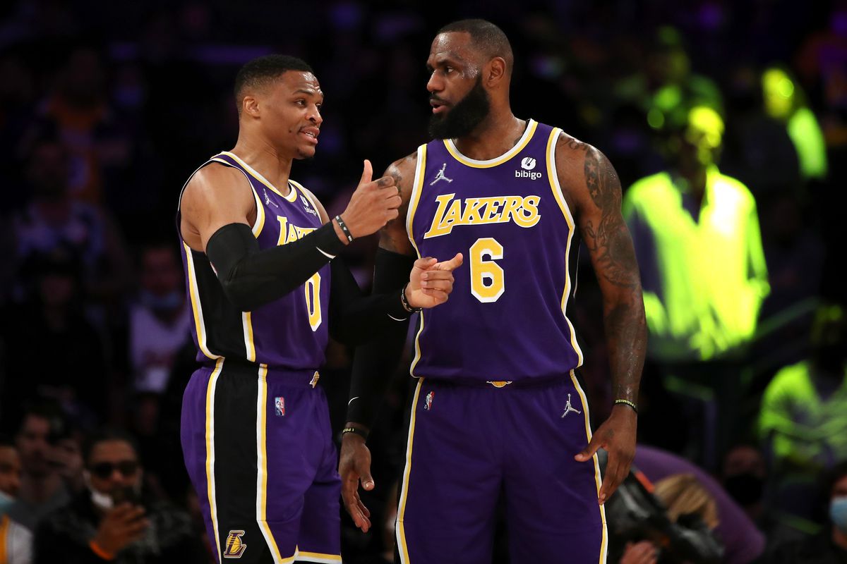 5 Things: Lakers lose AD, win game