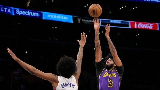 5 Things: Lakers down Pistons